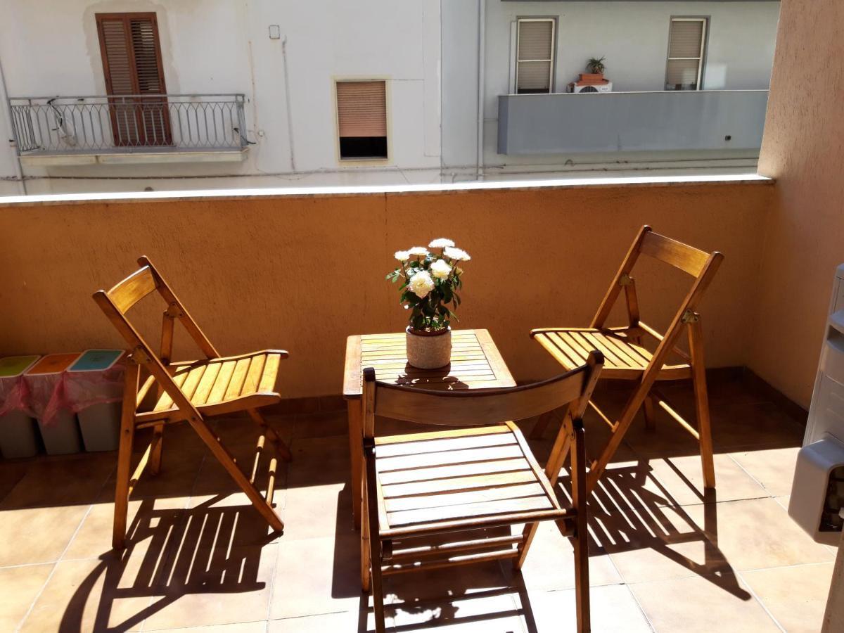Bed And Breakfast Hibiscus Alghero Exterior photo